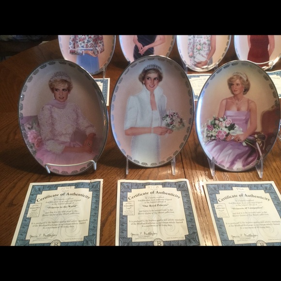 Diana - Queen Of Our Hearts, set of 14 collector plates, with COA - Picture 4 of 5